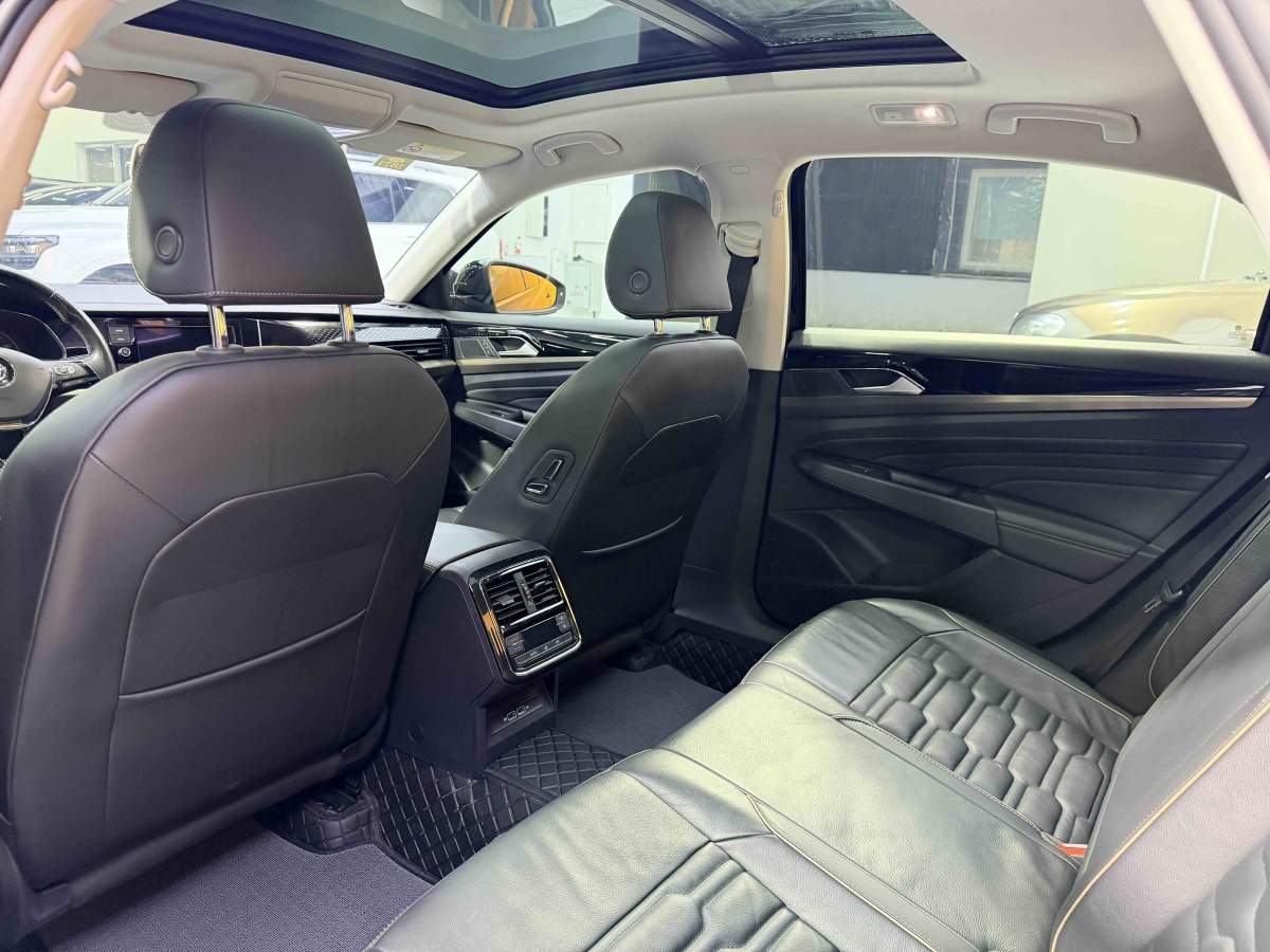 Volkswagen Passat 2019 car image #8