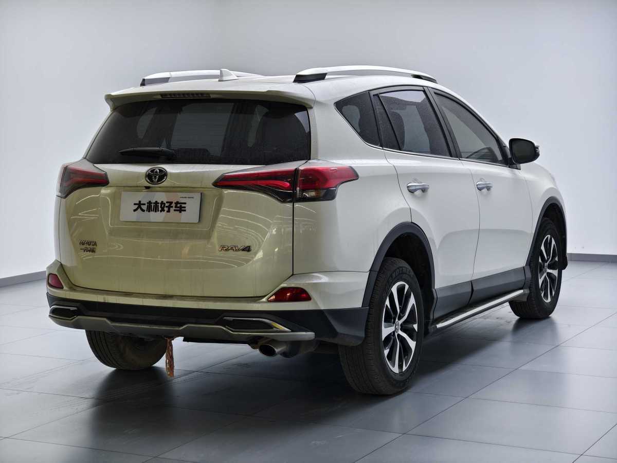 Toyota RAV4 2018 car image #8