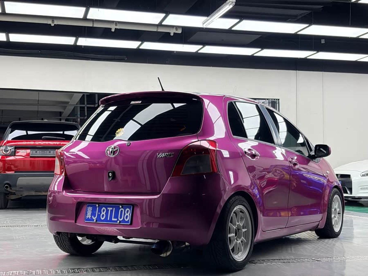 Toyota Yaris 2011 car image #8