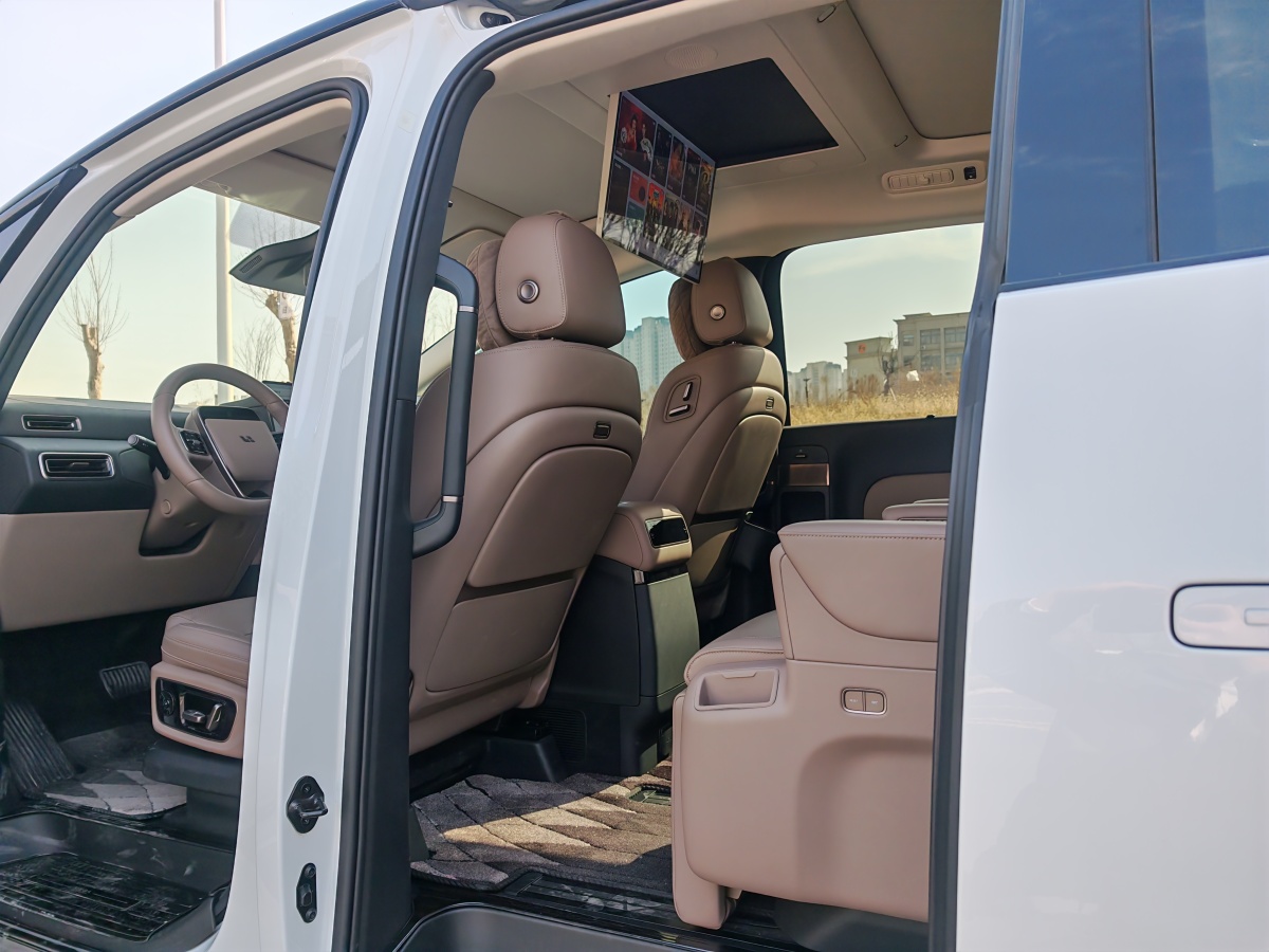 理想汽车 理想MEGA 2025 汽车图片 #8