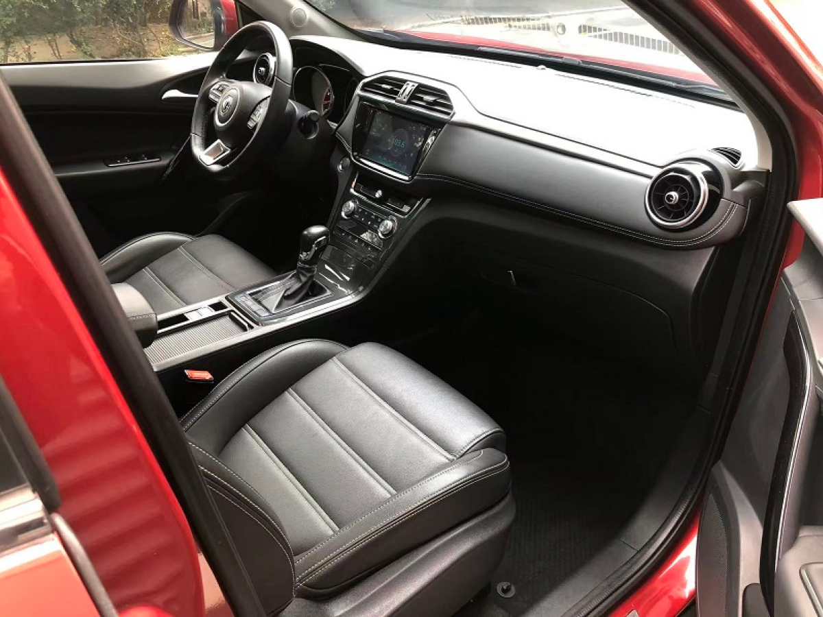 MG GS 2017 car image #8