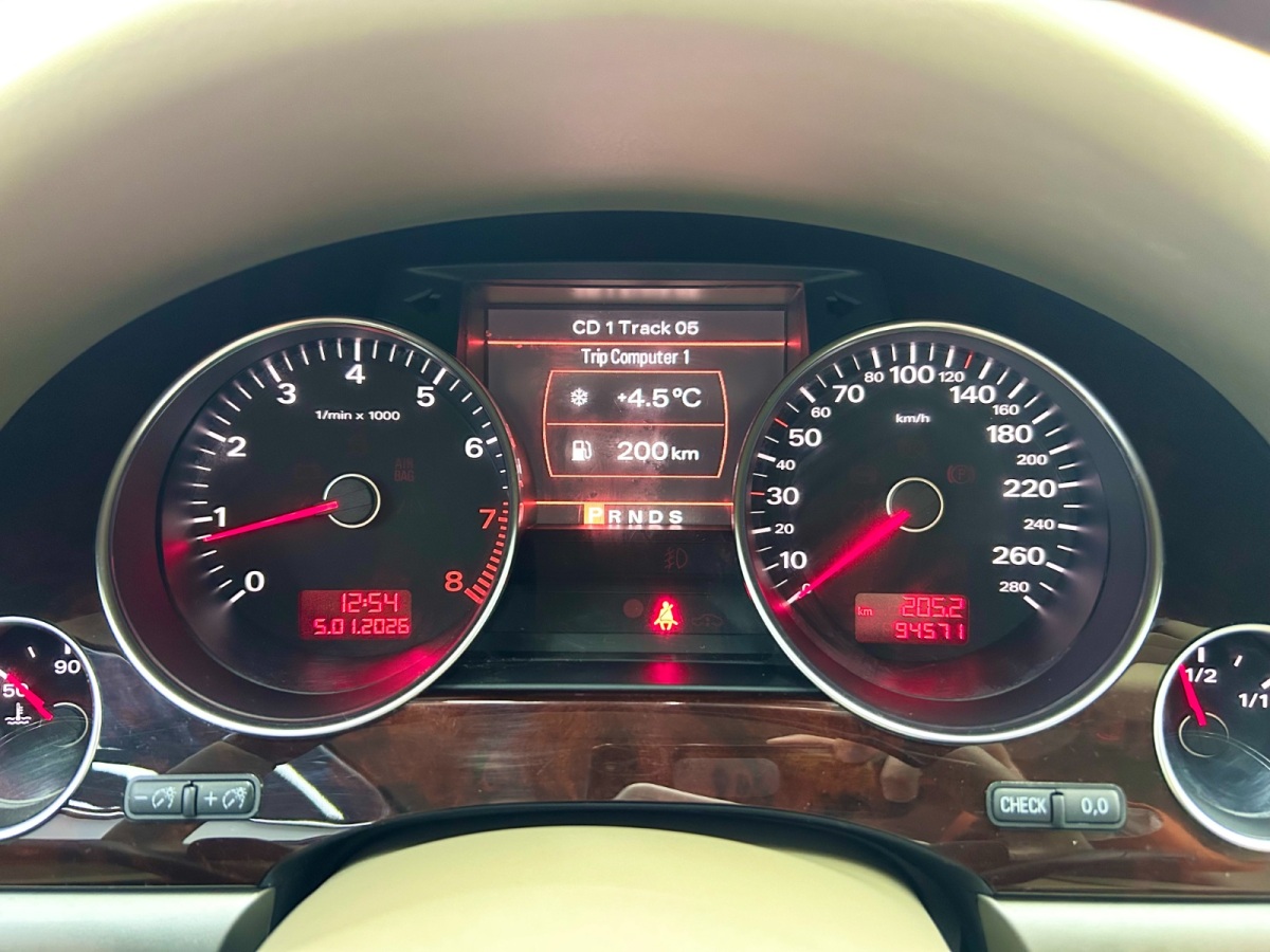 Audi A8 2008 car image #8