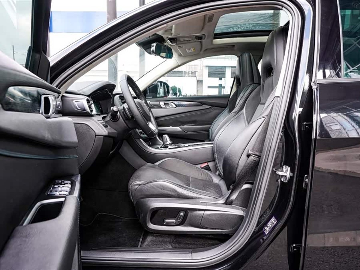 Lynk & Co 01 EM-P 2020 car image #8