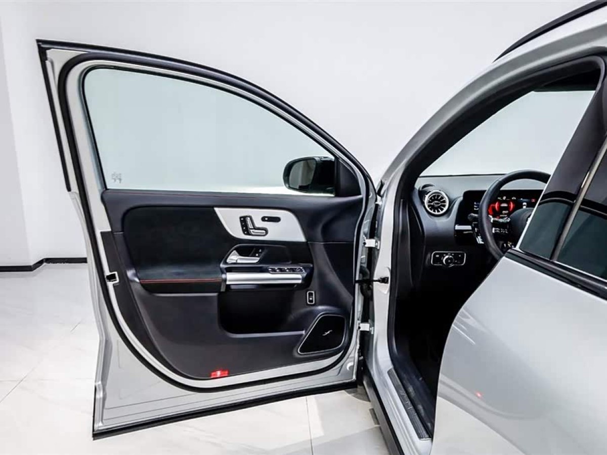 Mercedes-Benz GLA AMG 2023 #8 Mercedes-Benz GLA AMG 2023 car image #8