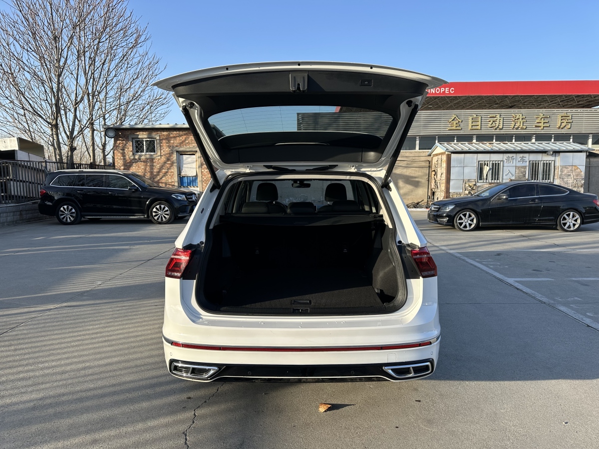 Volkswagen Tiguan L 2021 car image #8