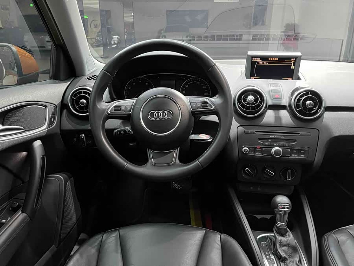 Audi A1 2013 car image #8