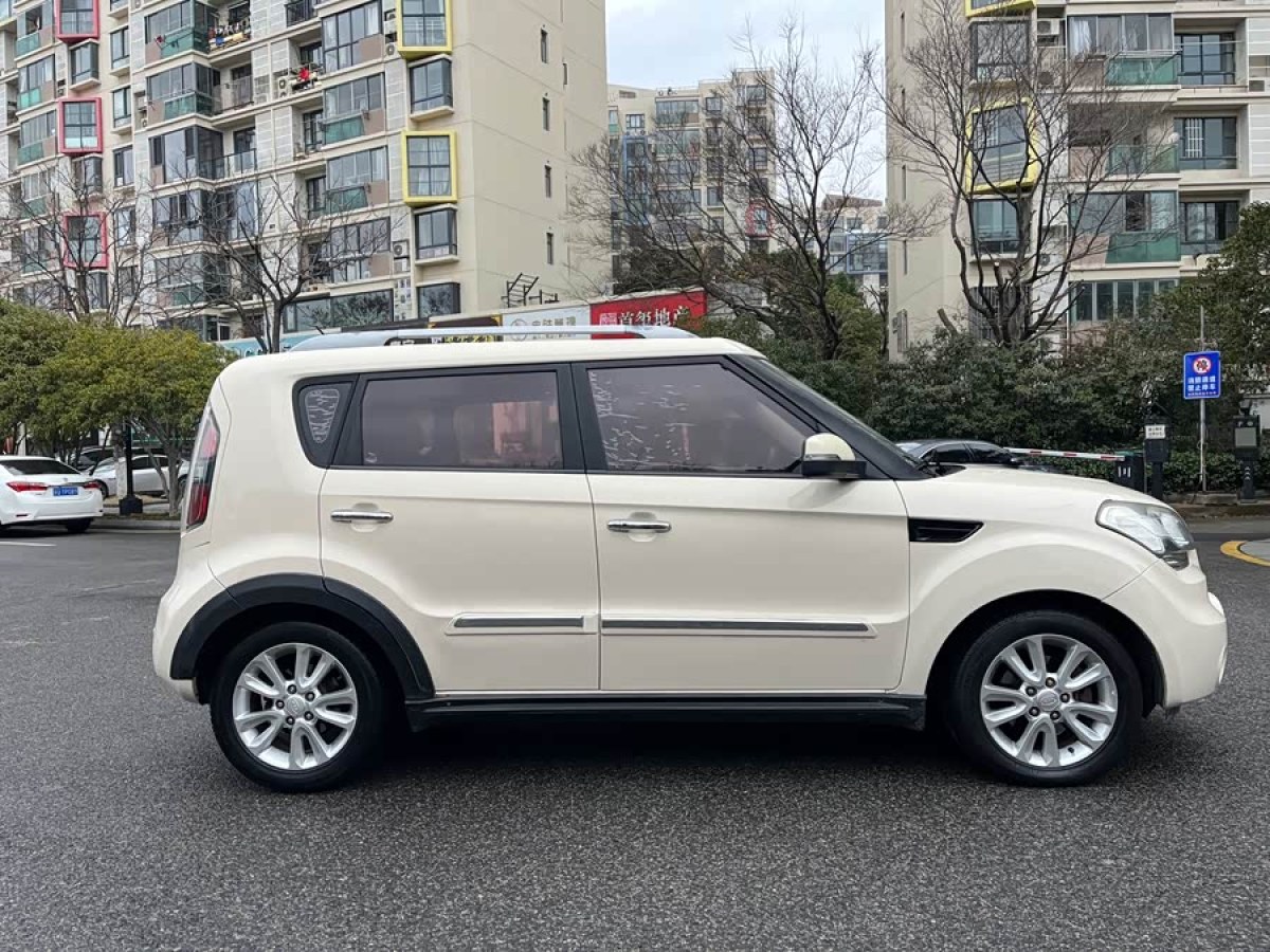 起亚 秀尔 2014 汽车图片 #8