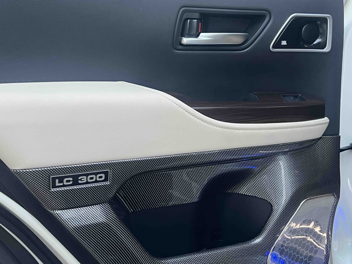 Toyota 2025 car image #8