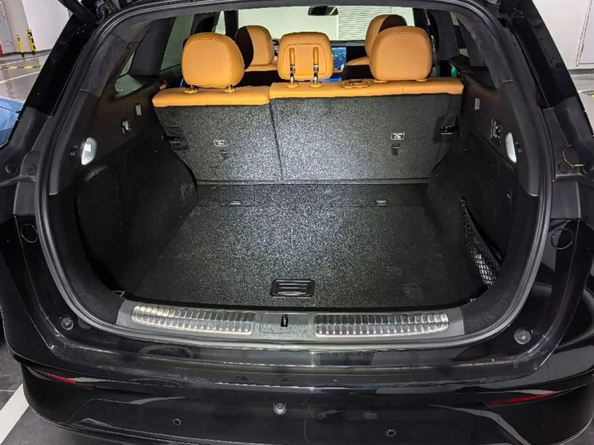 Xpeng G9 2025 #8 Xpeng G9 2025 car image #8