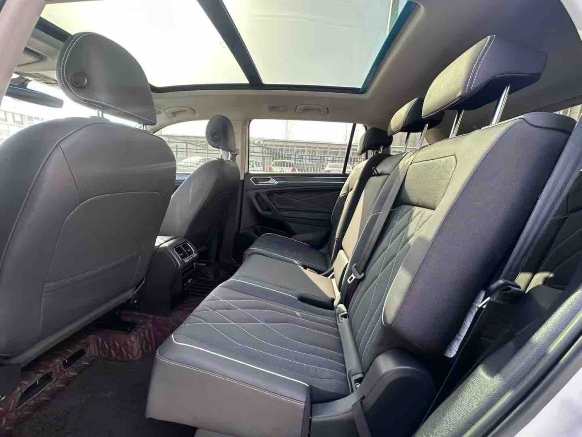 Volkswagen Tiguan L 2021 صورة سيارة #8