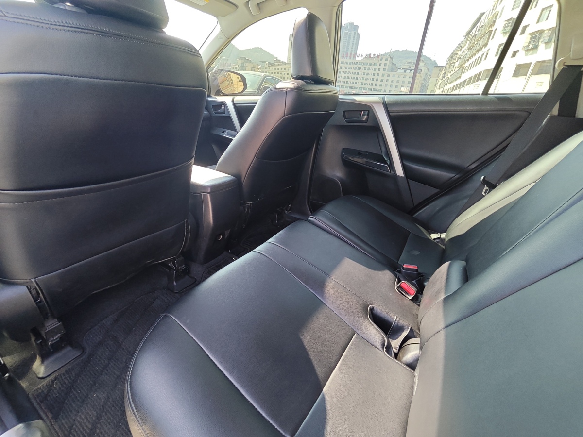 Toyota RAV4 2019 #8 Toyota RAV4 2019 car image #8