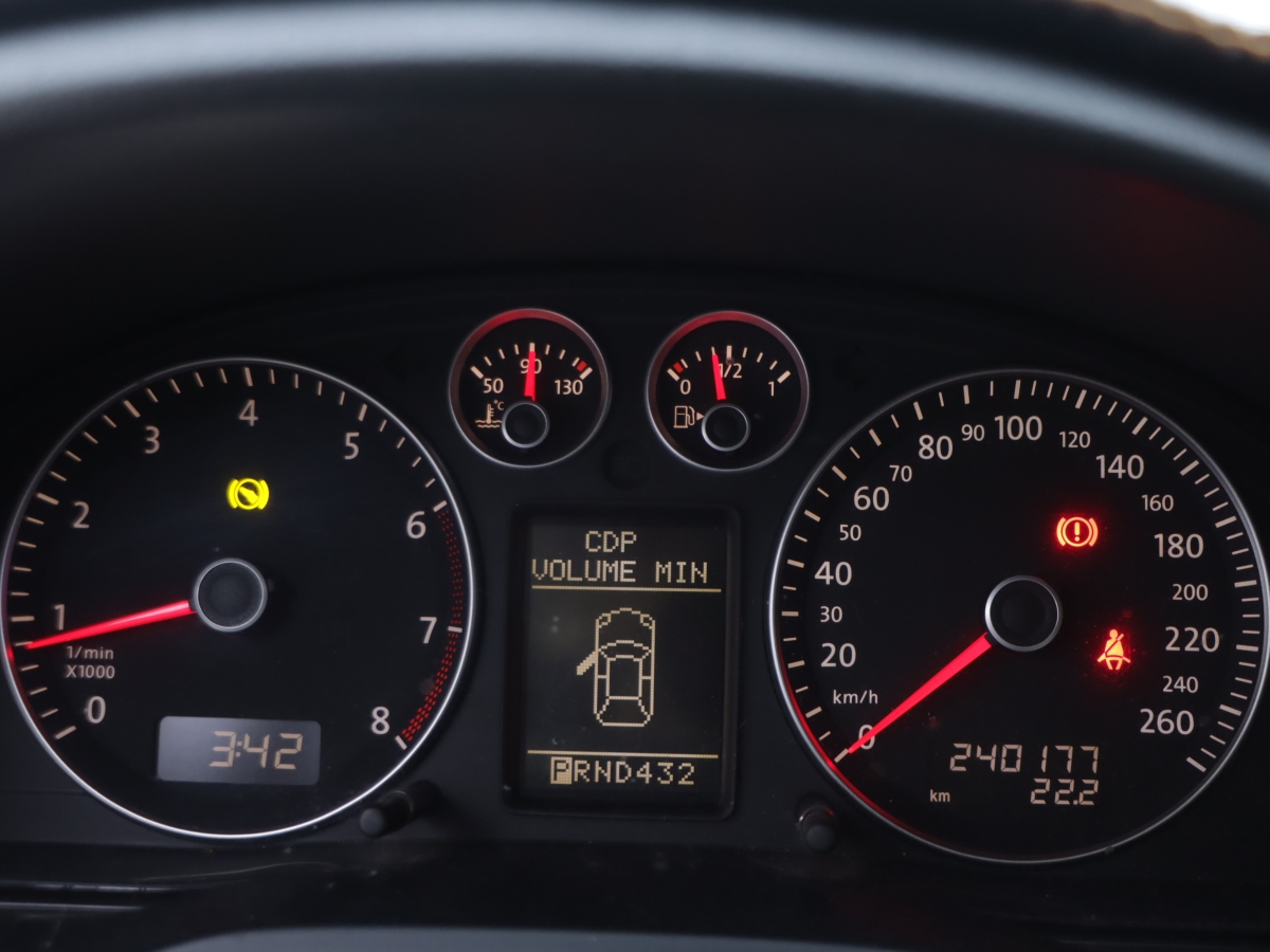 Volkswagen Passat Lingyu 2011 car image #8