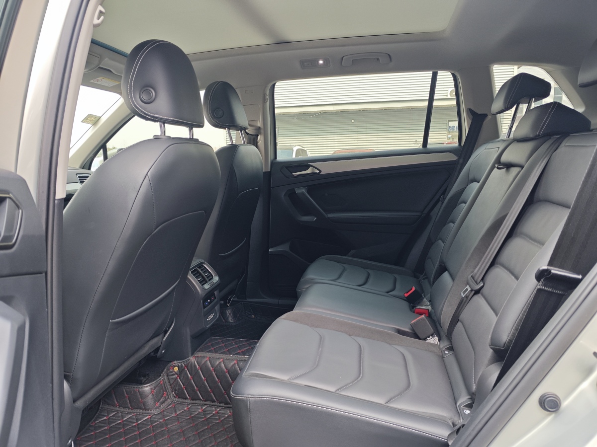 Volkswagen Tiguan L 2019 car image #8