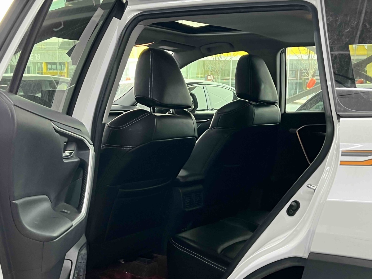 Toyota RAV4 2020 car image #8