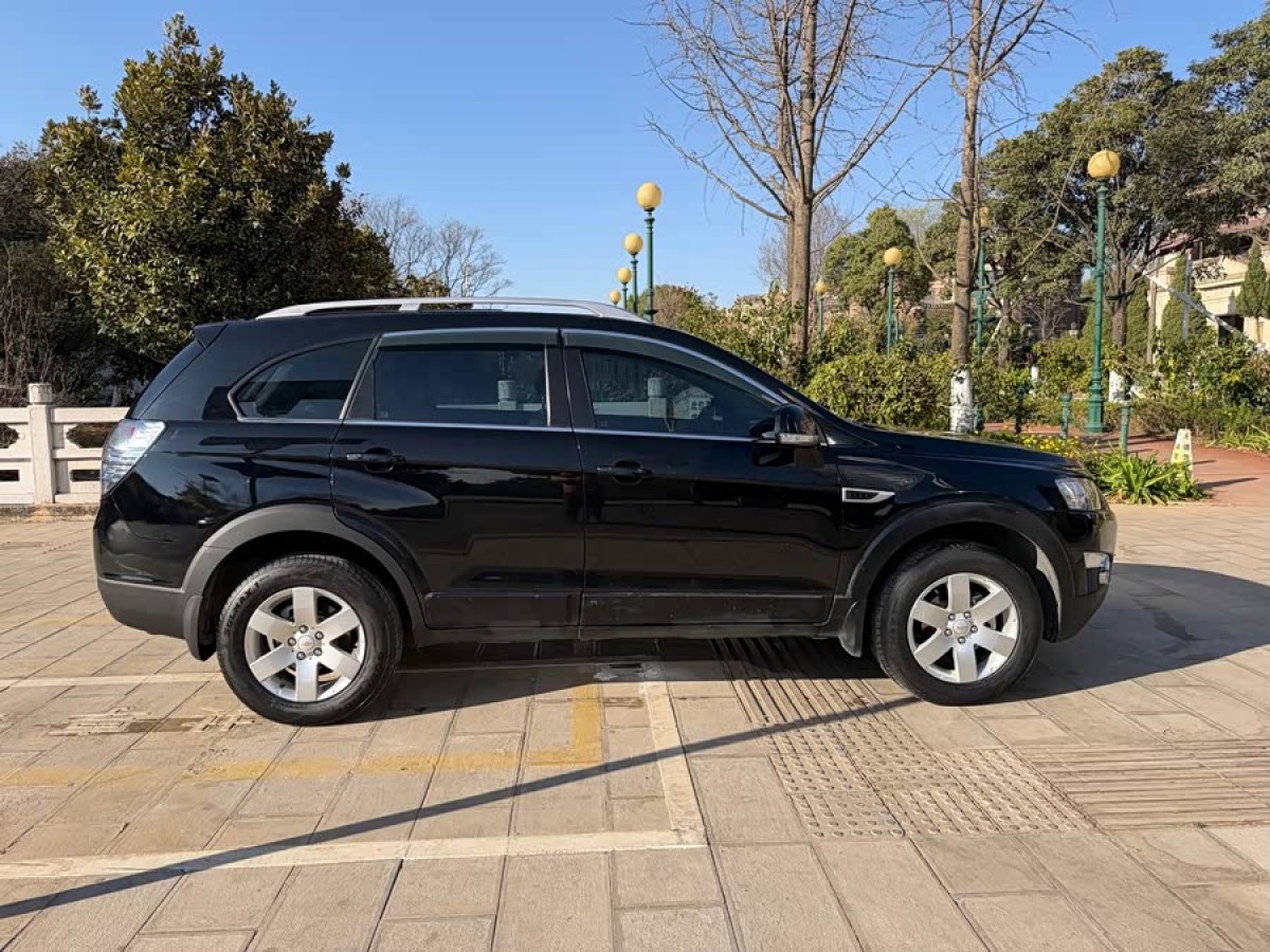 Chevrolet Captiva 2015 car image #8