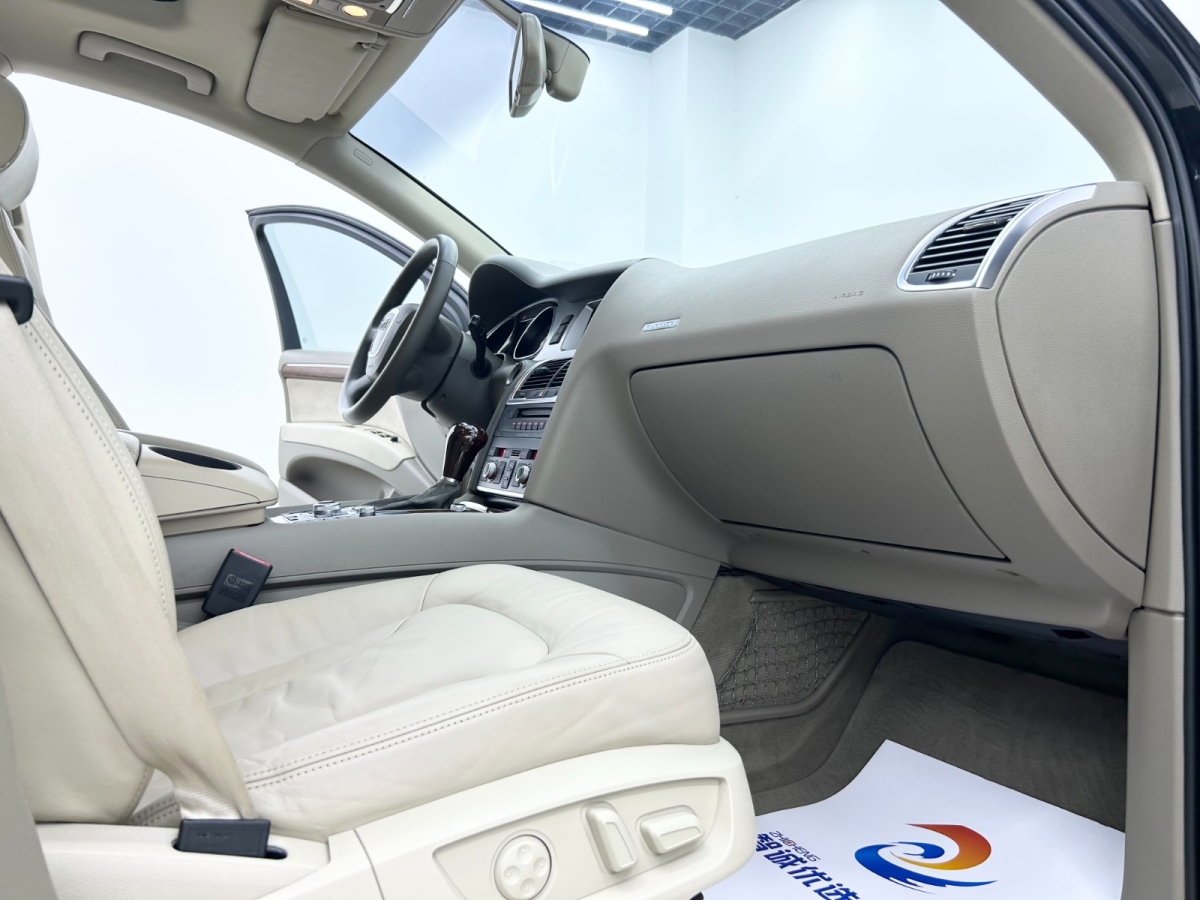 Audi Q7 2013 car image #8