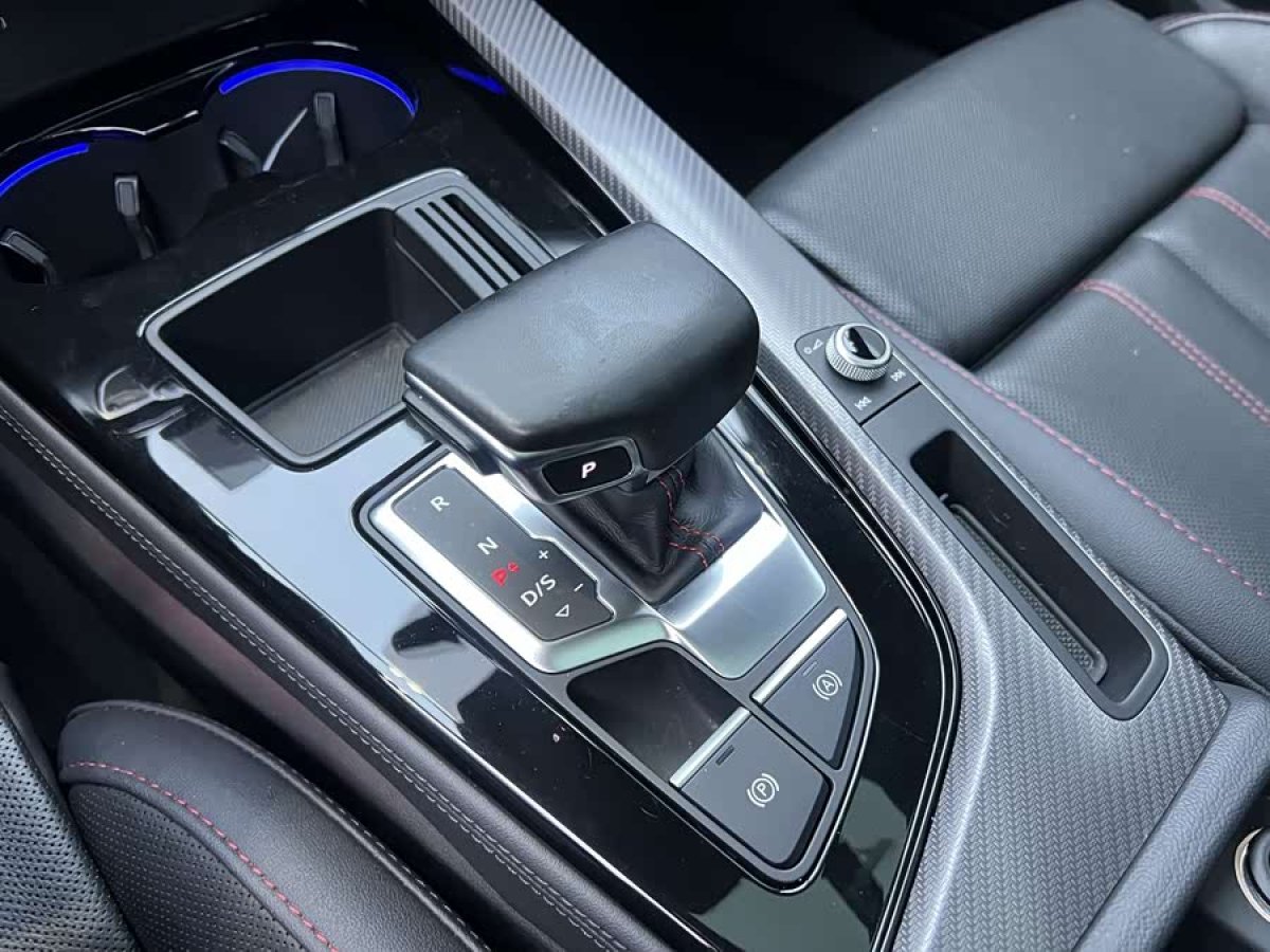 Audi A4L 2022 #8 Audi A4L 2022 car image #8