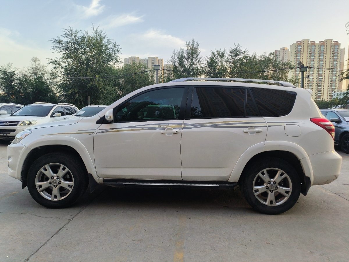 Toyota 2013 car image #8