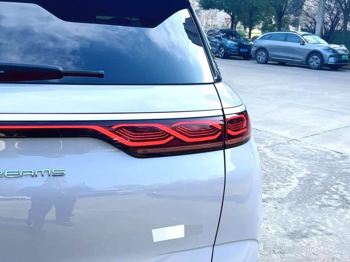 BYD Frigate 07 2023 #8 BYD Frigate 07 2023 car image #8