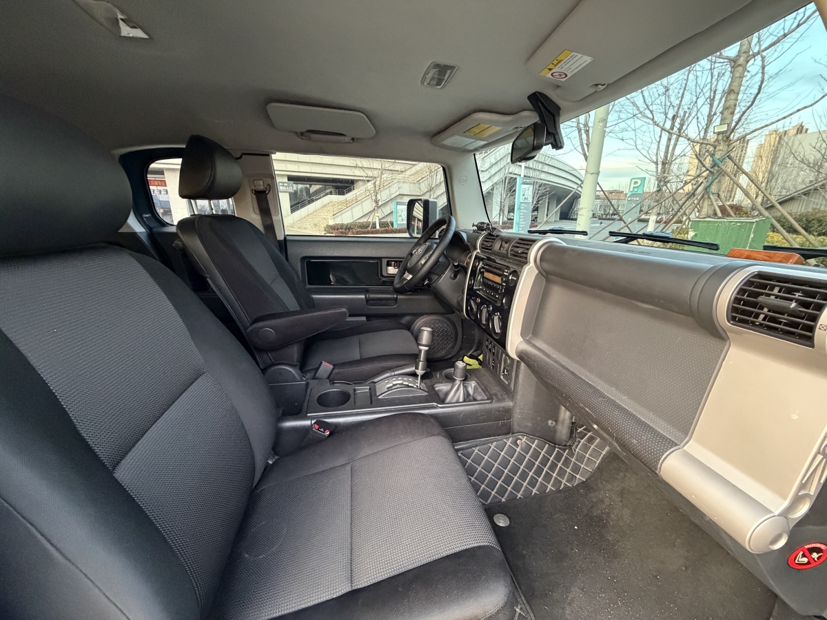 Toyota FJ Cruiser 2011 car image #8