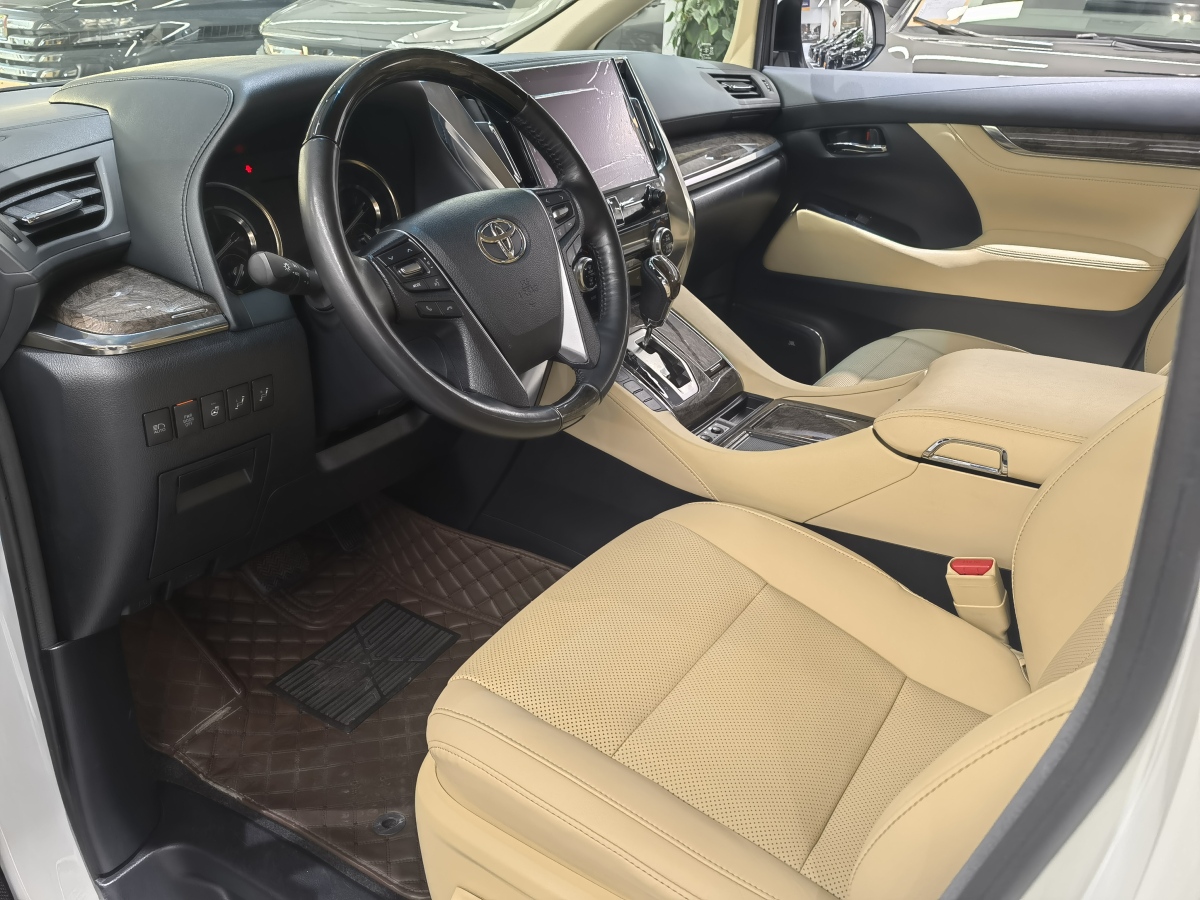 Toyota Vellfire 2022 car image #8