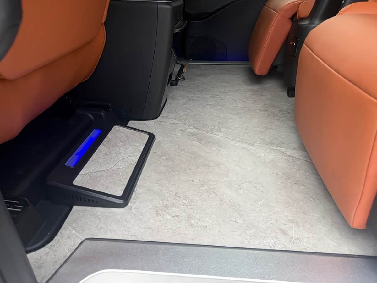 广汽传祺 传祺M8 2025 汽车图片 #8