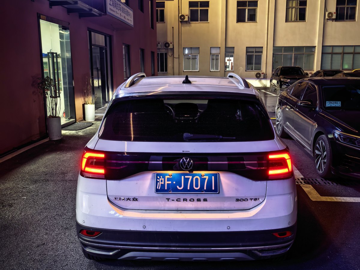 Volkswagen T-Cross 2024 car image #8