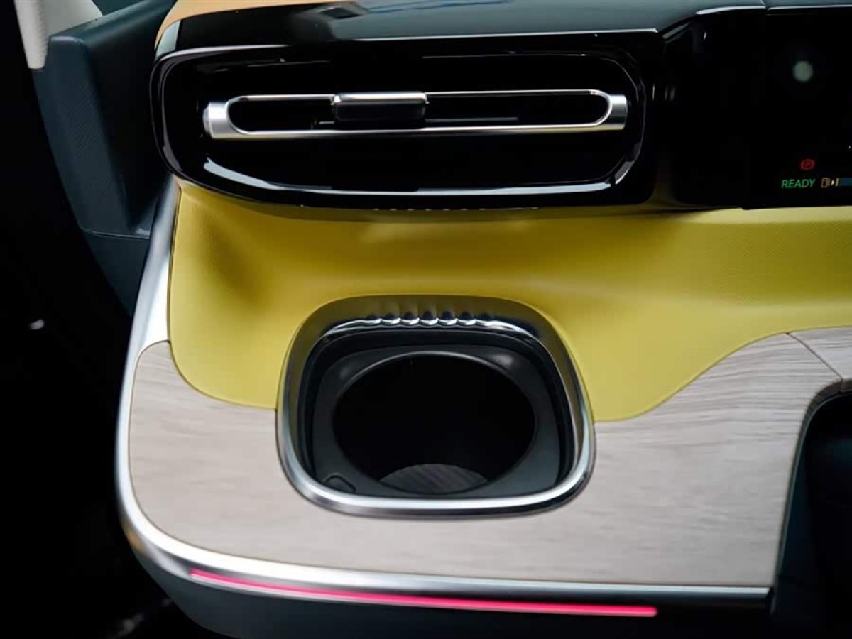 GAC Trumpchi E8 New Energy 2024 car image #8