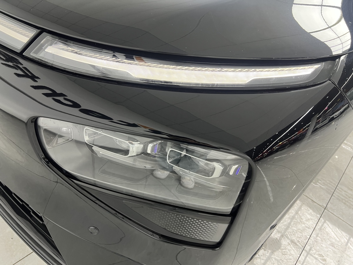 Xpeng G9 2025 car image #8