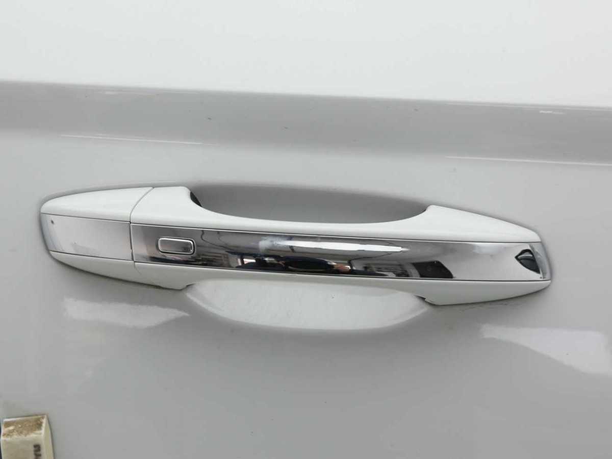 Skoda Karoq 2023 car image #8