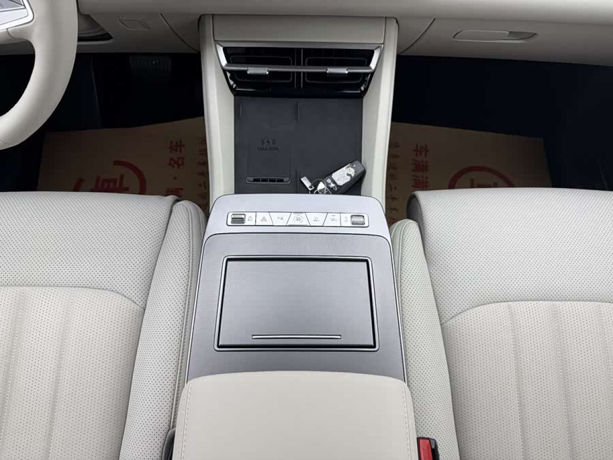 BYD Tang L 2025 immagine di auto #8