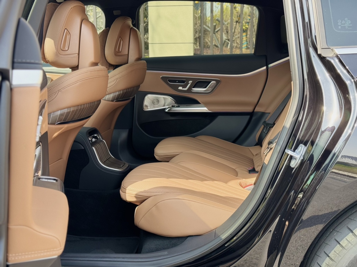 Mercedes-Benz E Class 2025 car image #8