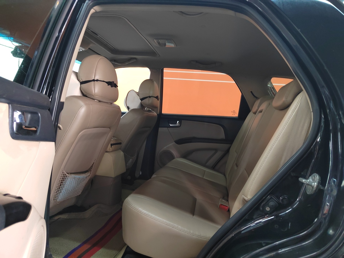 Kia Sportage 2010 immagine di auto #8