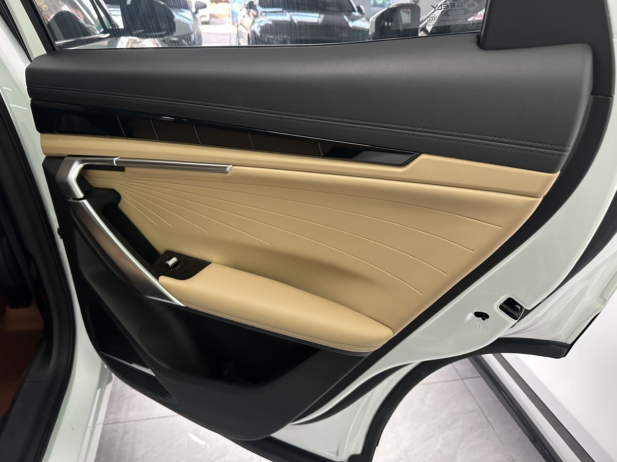 GEELY Boyue L 2024 car image #8