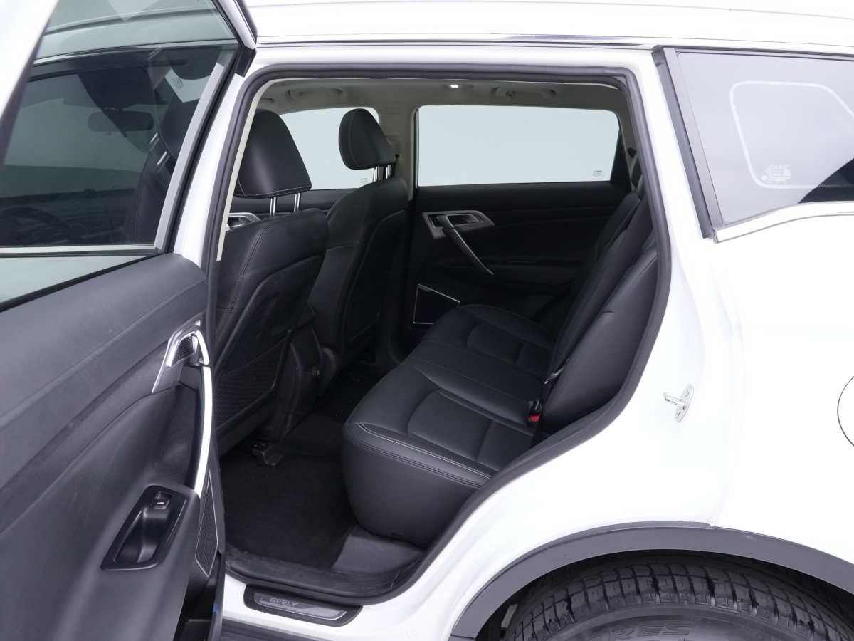 GEELY Boyue 2017 immagine di auto #8