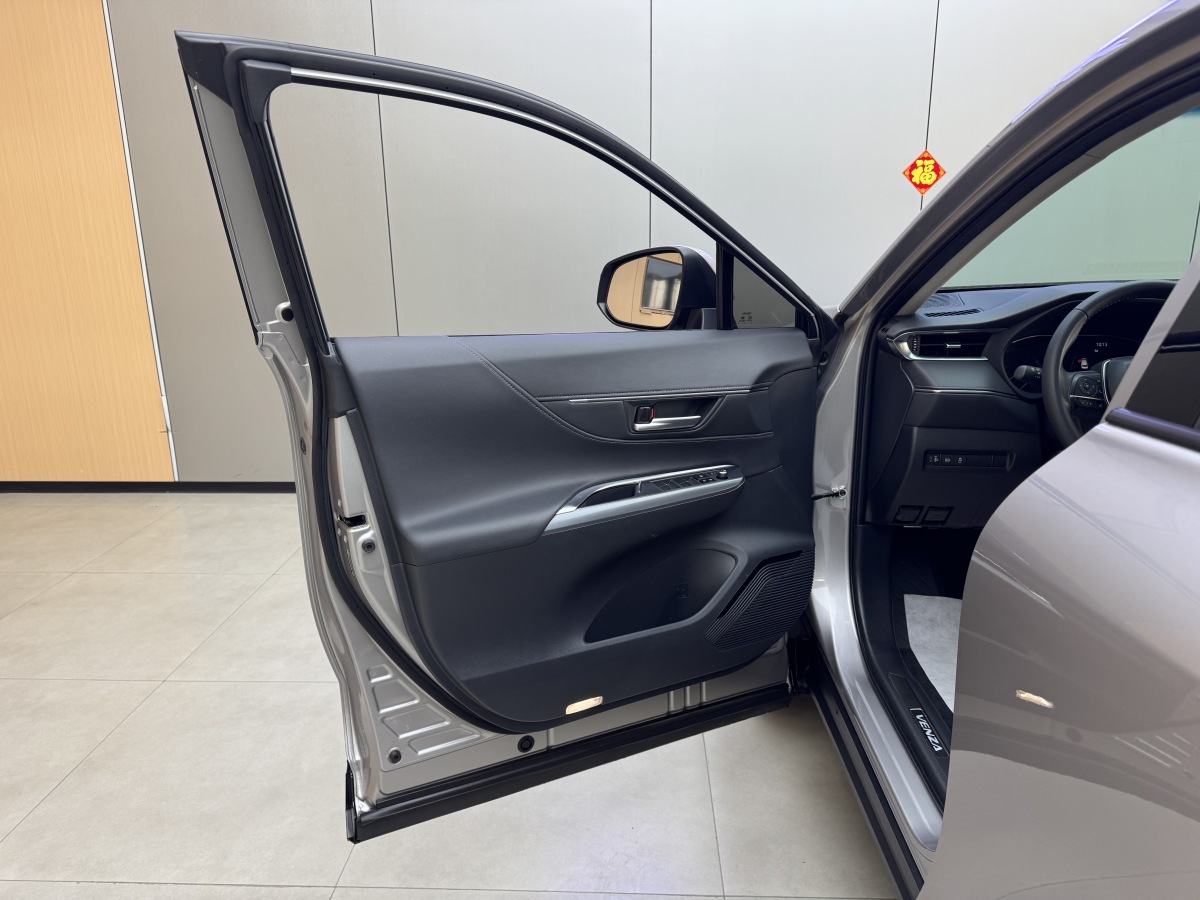 Toyota Venza 2022 car image #8