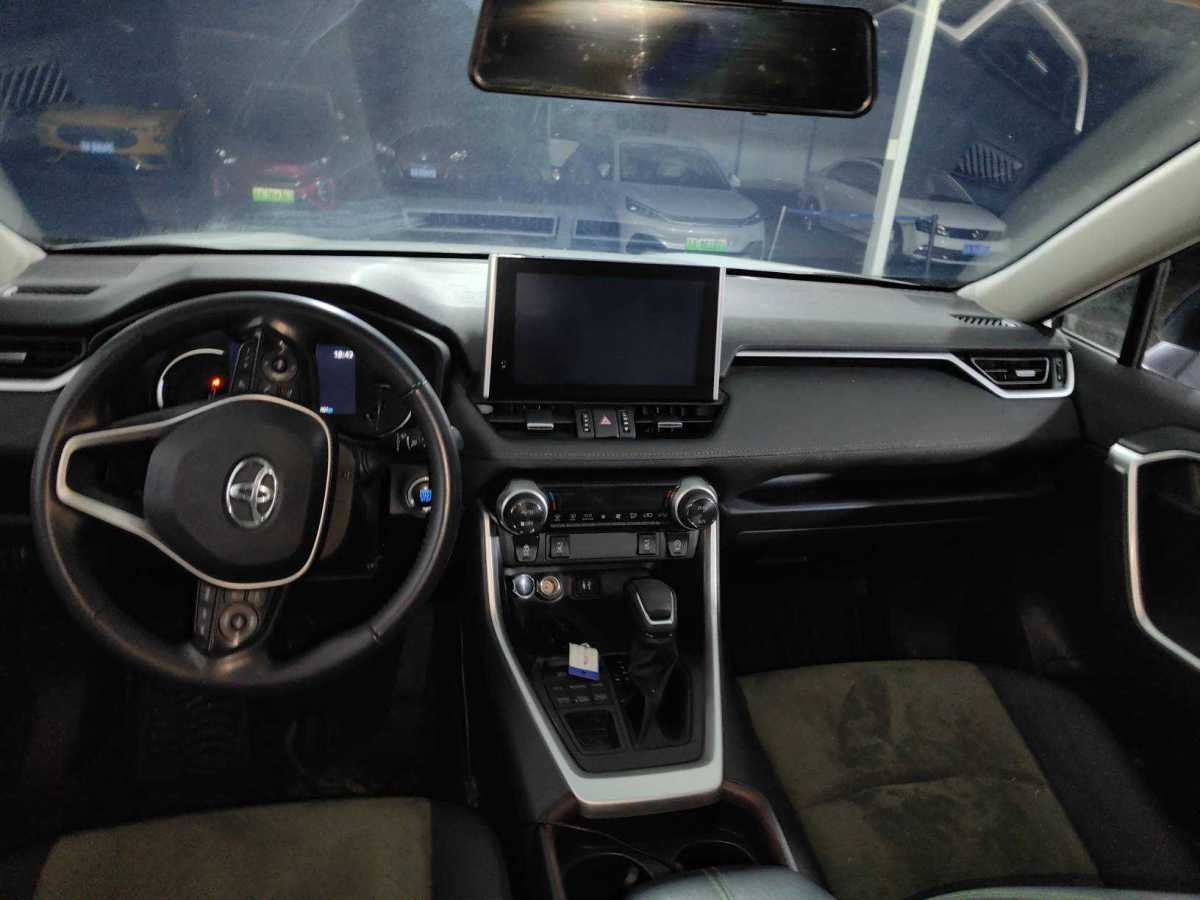 Toyota RAV4 2022 car image #8