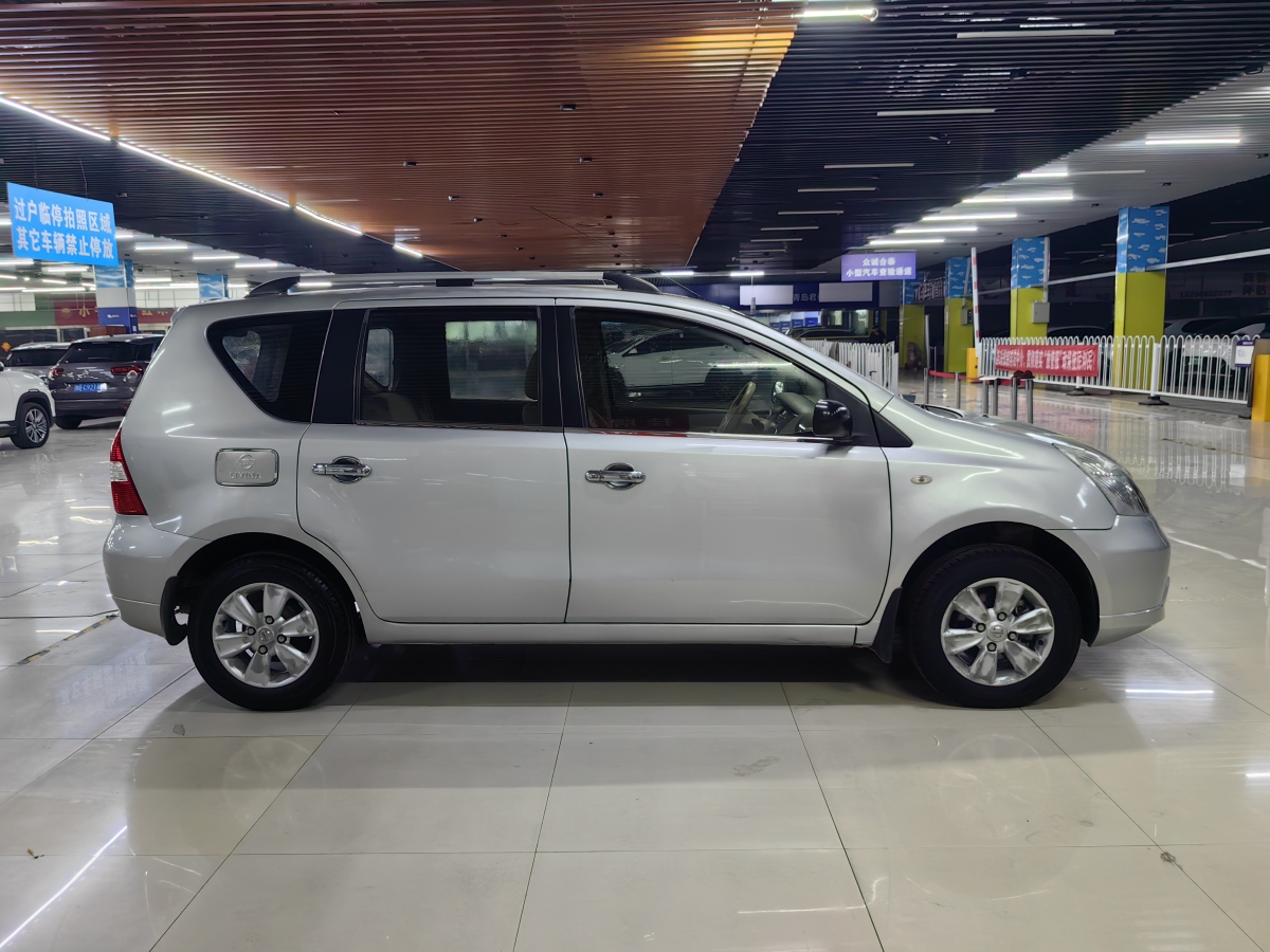 日产 骊威 2012 汽车图片 #8