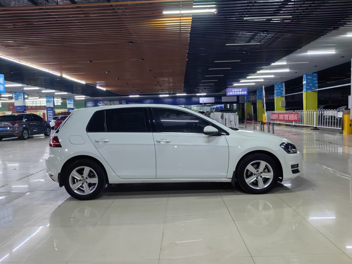 Volkswagen 2015 car image #8
