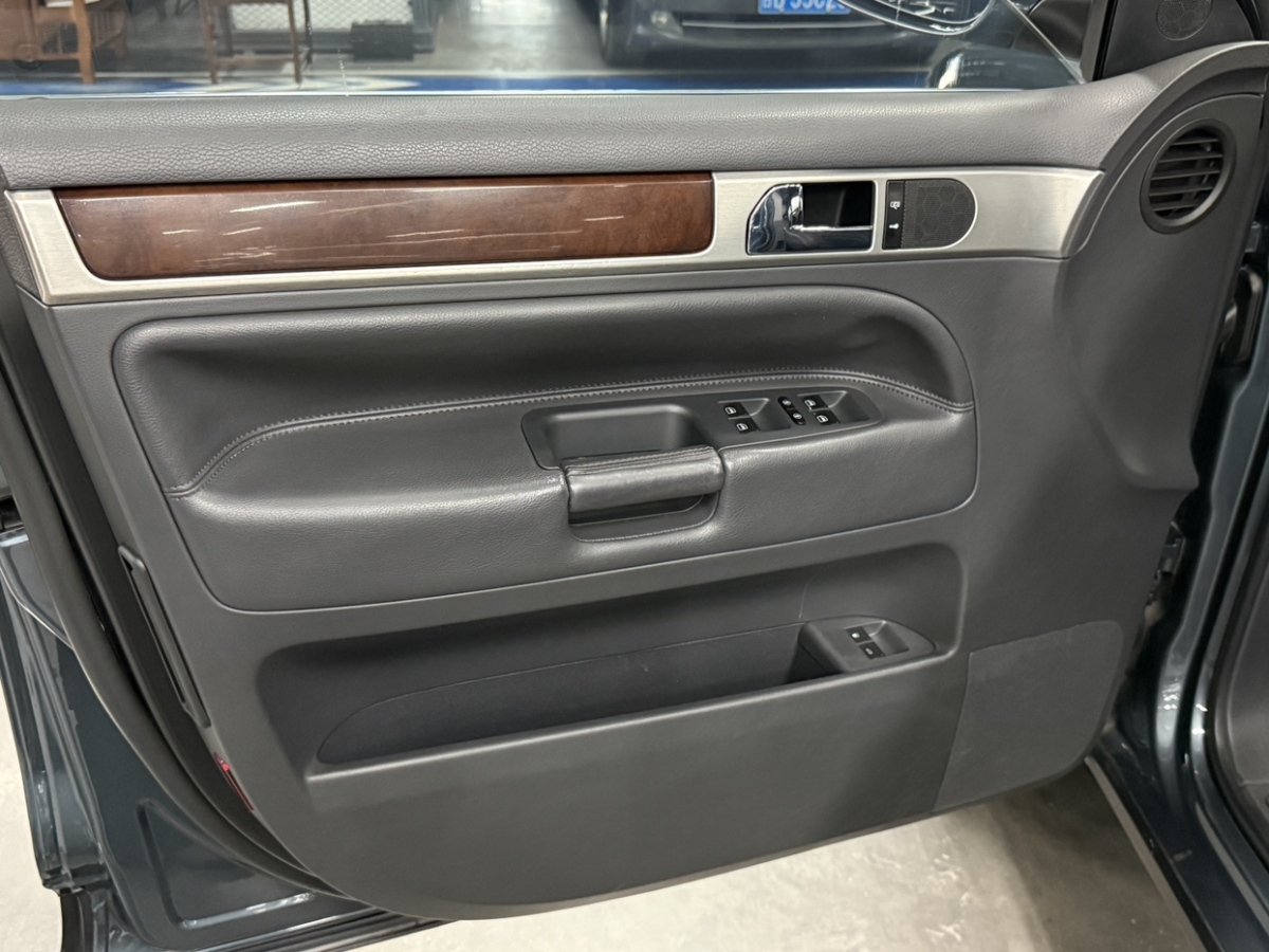 Volkswagen Touareg 2008 immagine di auto #8