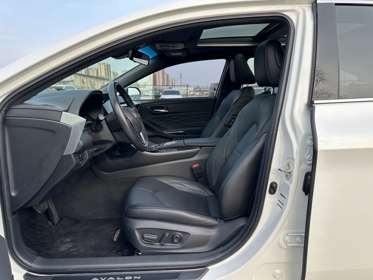 Toyota Avalon 2019 car image #8