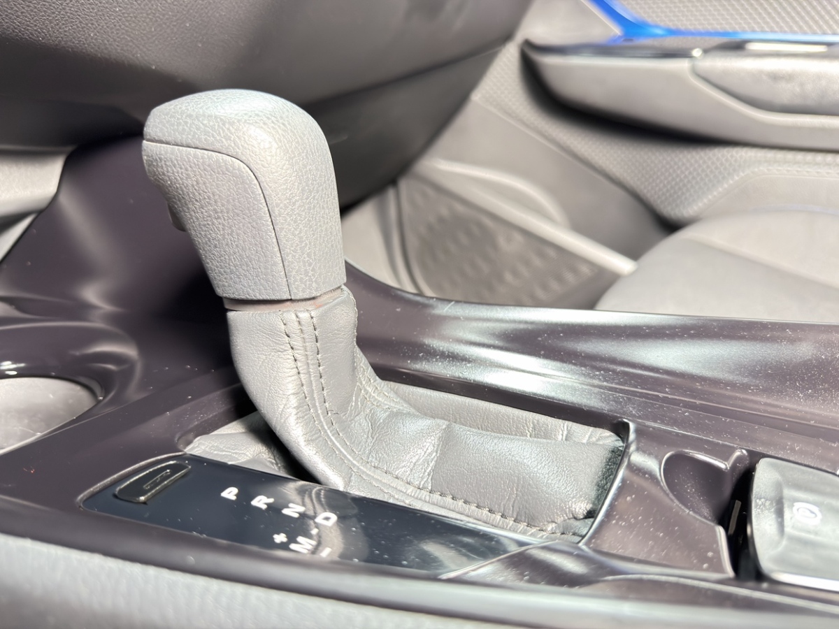 Toyota C-HR 2021 car image #8