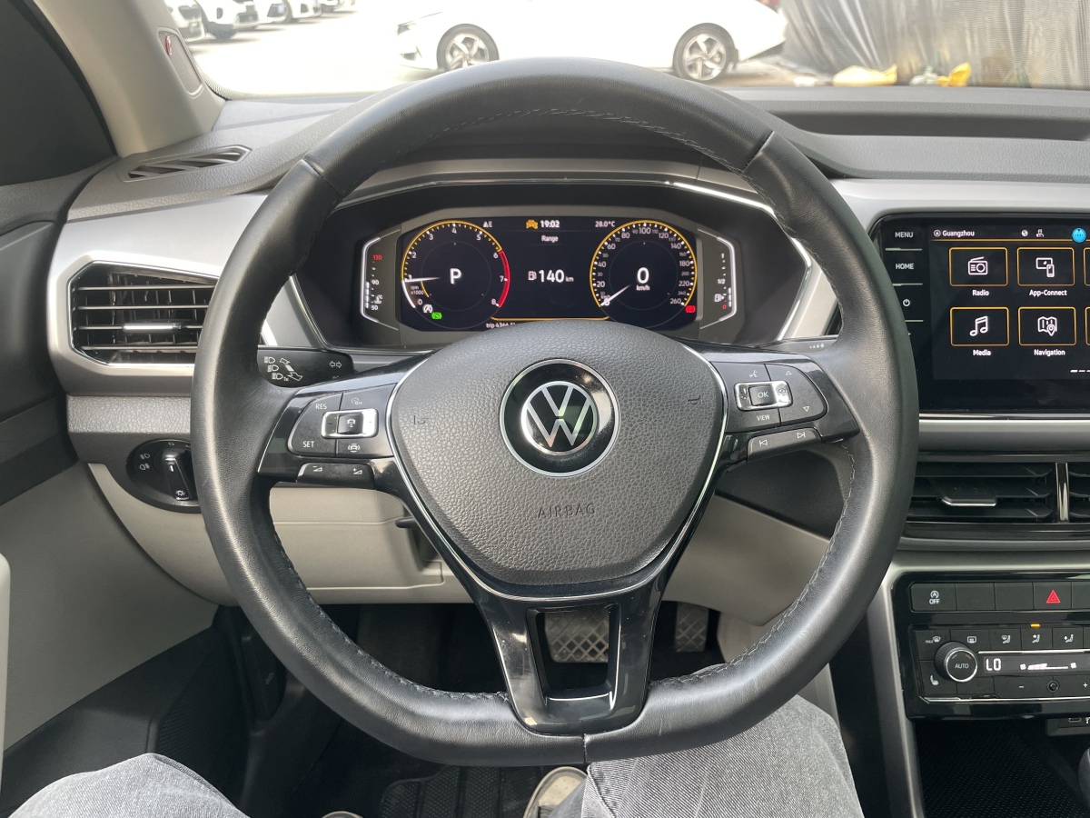 Volkswagen T-Cross 2022 #8 Volkswagen T-Cross 2022 car image #8