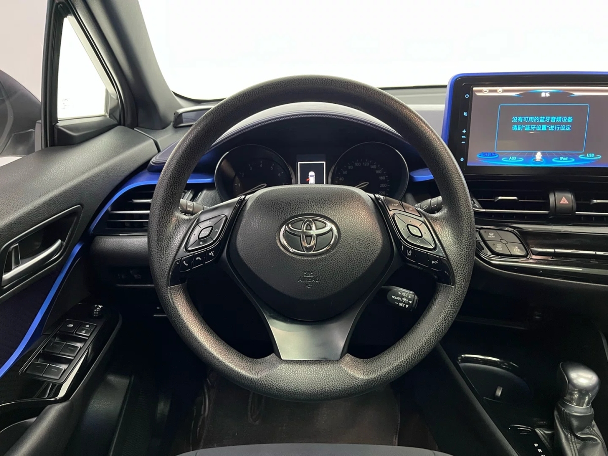 Toyota C-HR 2018 car image #8