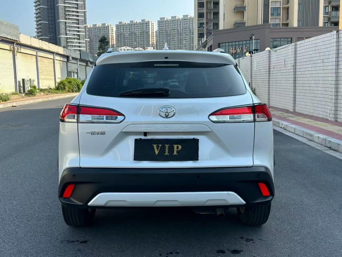 Toyota Corolla Cross 2023 immagine di auto #8