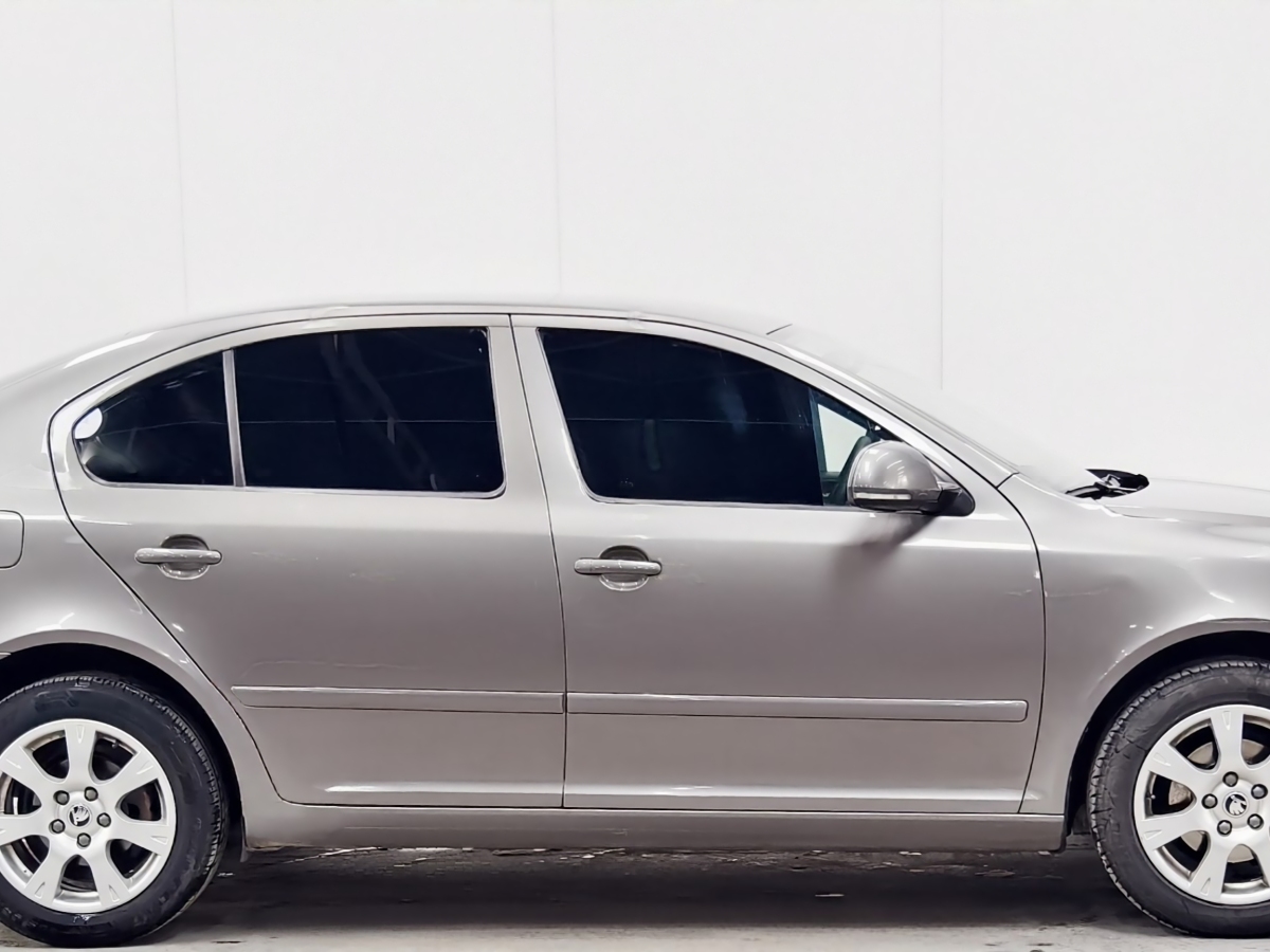 Skoda 2013 car image #8