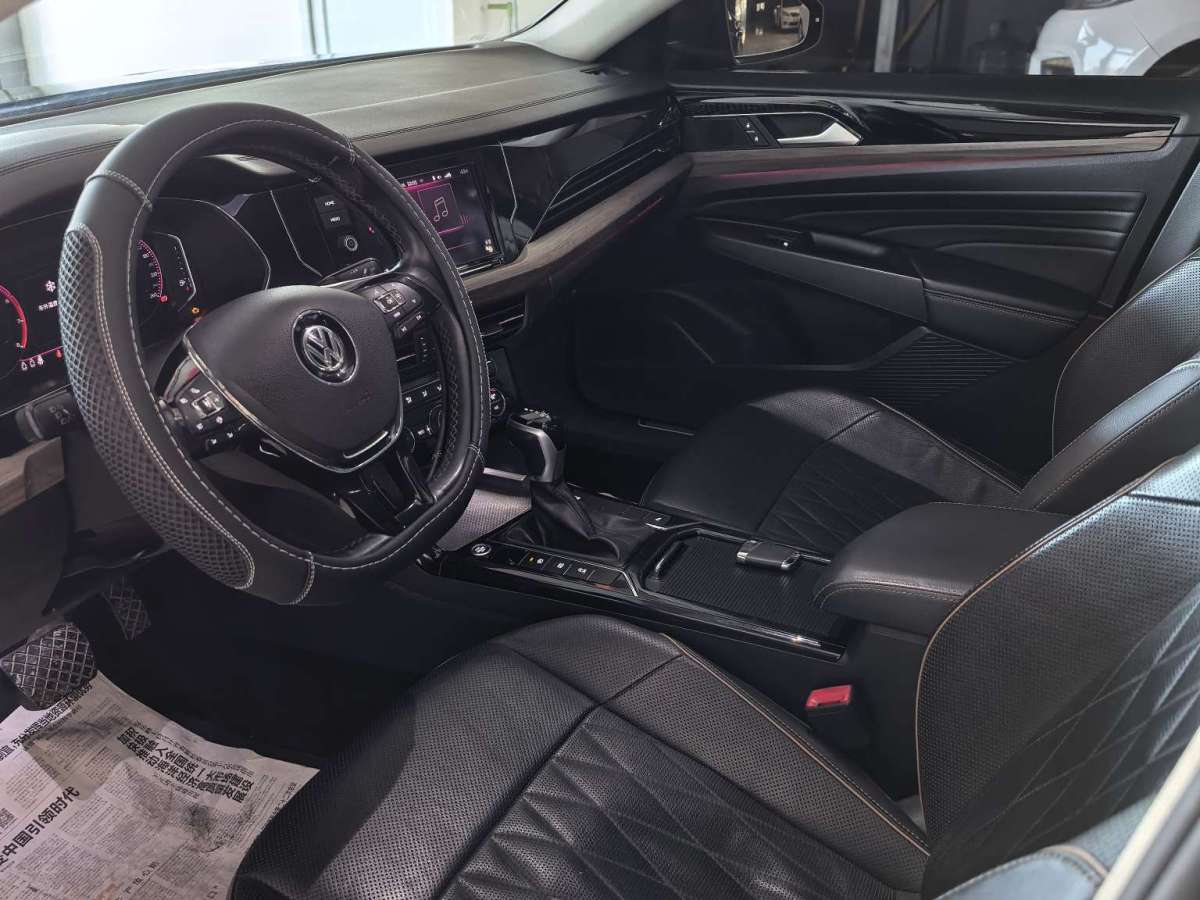 Volkswagen 2019 car image #8