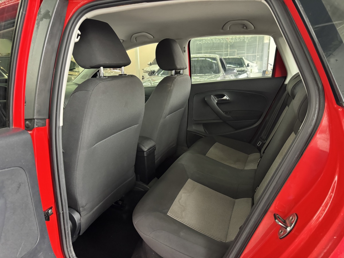 Volkswagen Polo 2018 car image #8