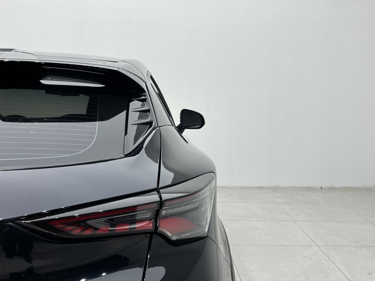 Changan UNI-T 2021 صورة سيارة #8