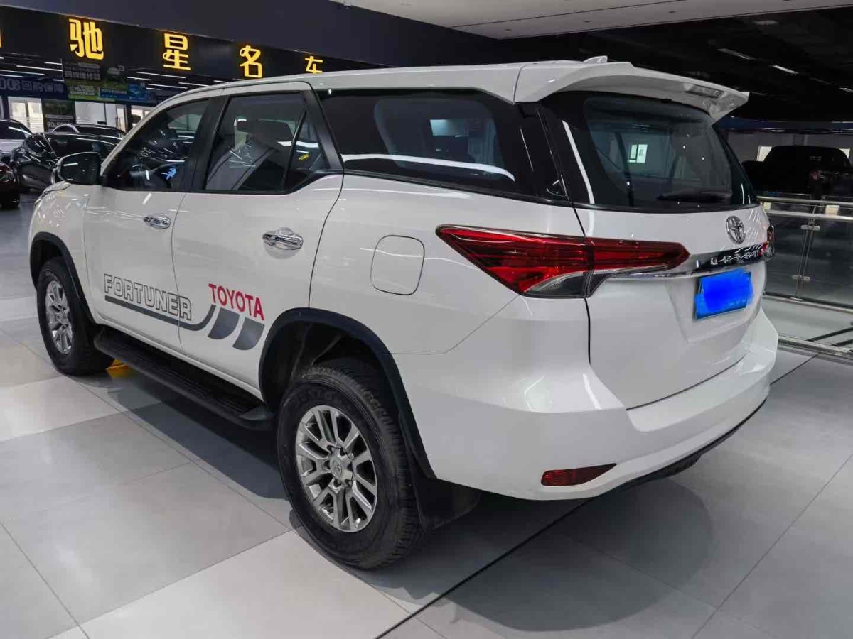 Toyota 2019 car image #8